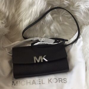 Michael Kors Montgomery Black LG  Xbody